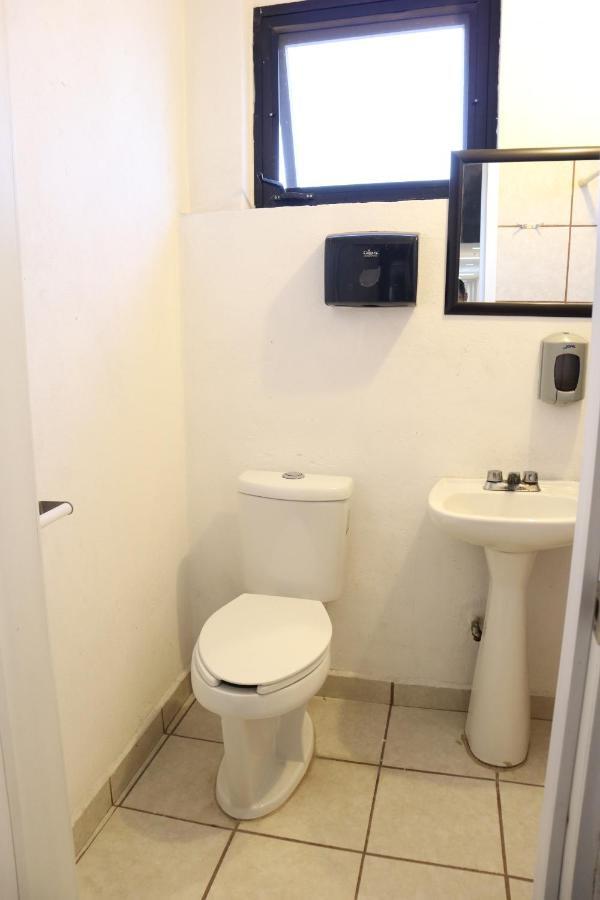 Готель Hostal Purisima San Francisco Del Rincon Екстер'єр фото